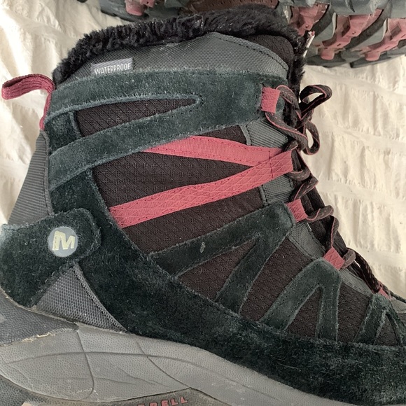 Merrell waterproof woman’s boots size 9 - Picture 3 of 13